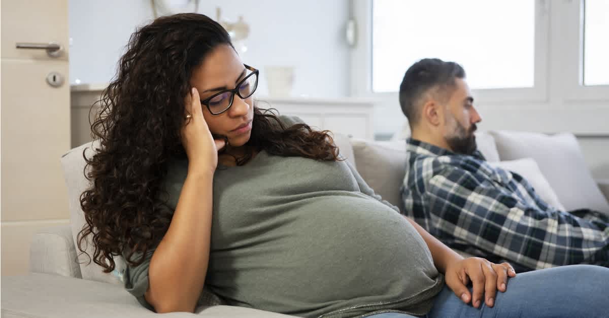 خطة للتعامل مع الزوج الذي ينتقد زوجته باستمرار ولا يدعمها أثناء الحمل !